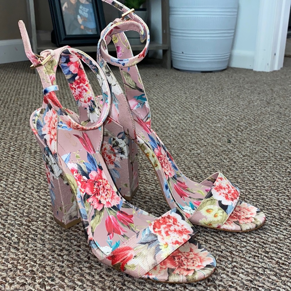 ALDO size 7 floral heels